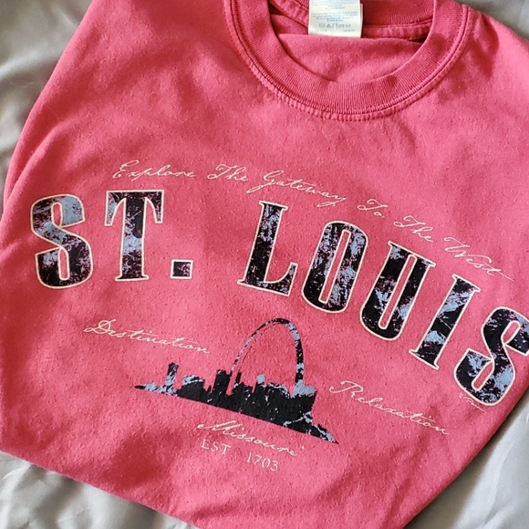 Gildan Tops - St. Louis Missouri t-shirt